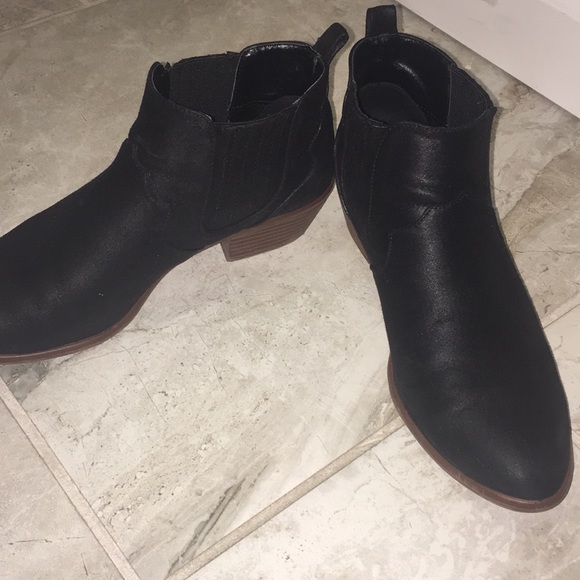 Black Booties - Vegan Leather - Picture 8 of 8